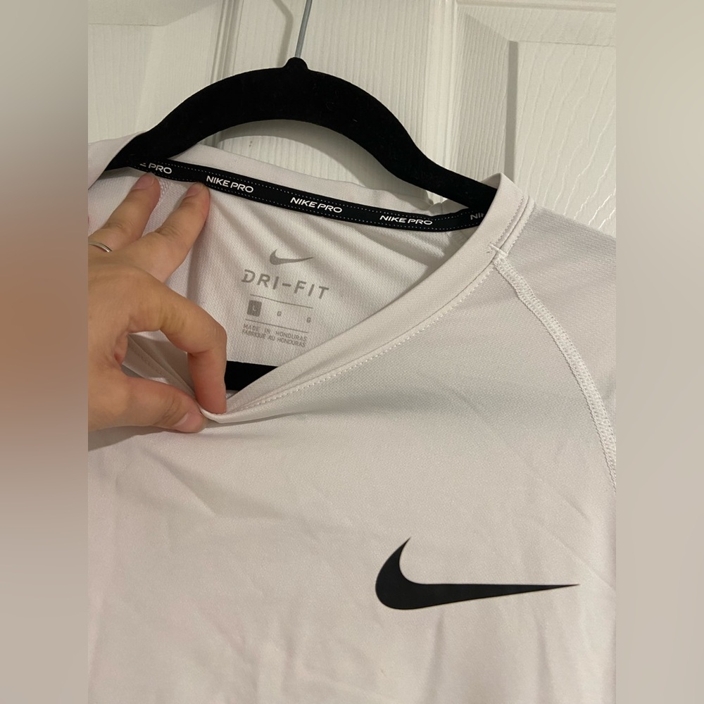 White Nike pro T-Shirt